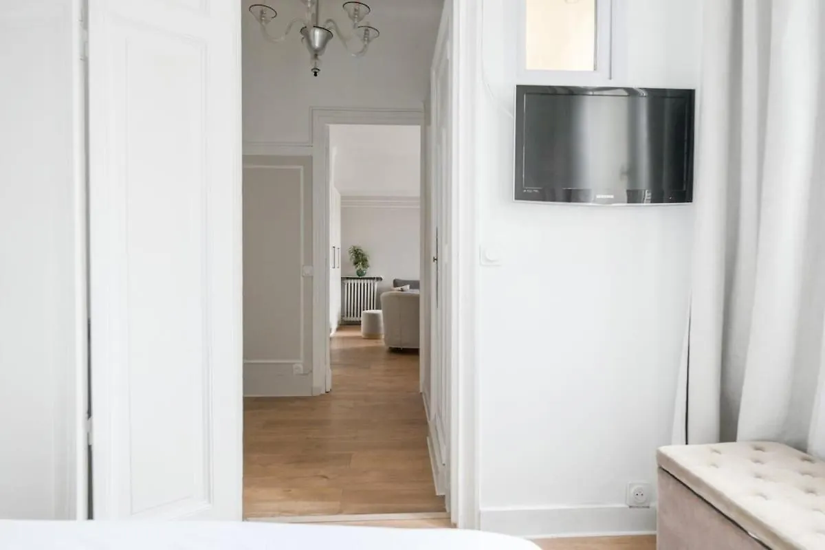 Chic Apartment On The Champs-Elysees With Ac Paris