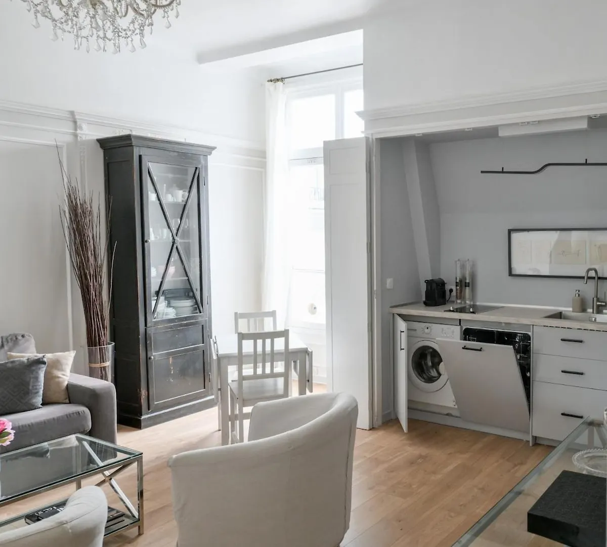 Chic Apartment On The Champs-Elysees With Ac Paris