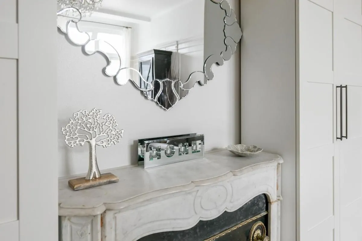 Chic Apartment On The Champs-Elysees With Ac Paris 0*,  France