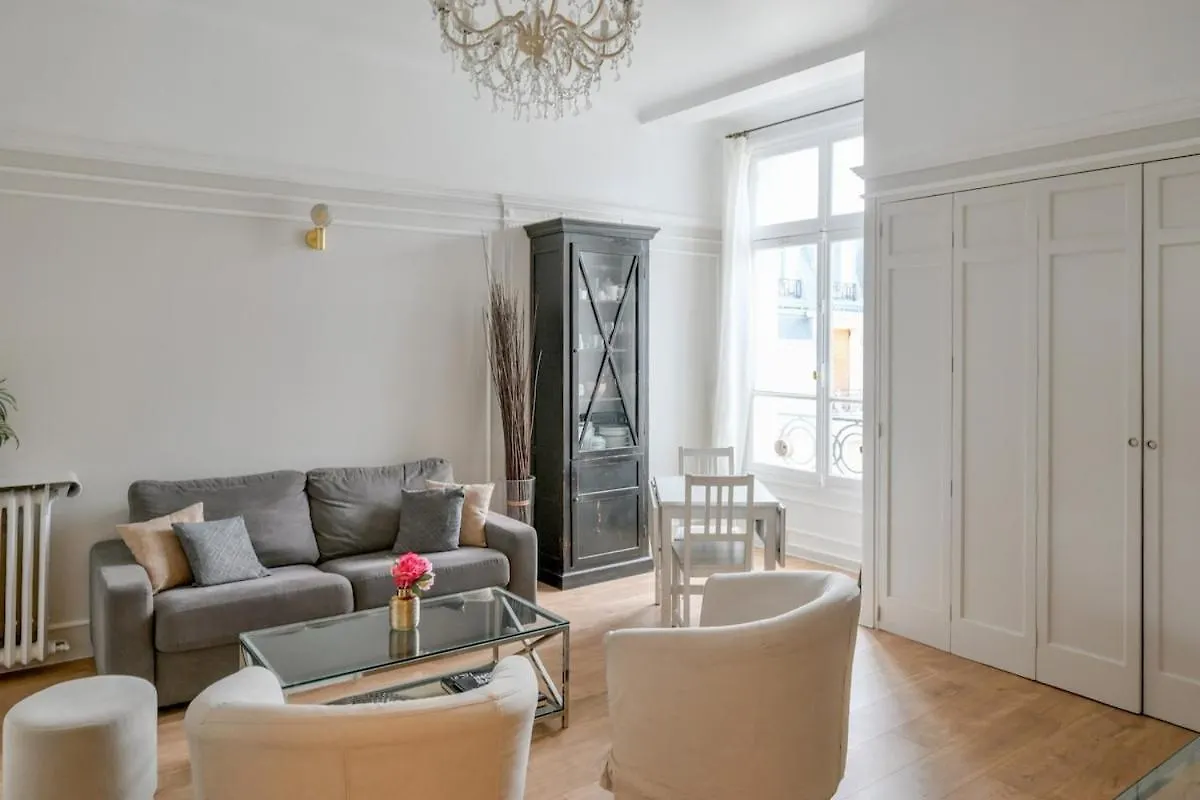 Chic Apartment On The Champs-Elysees With Ac Paris