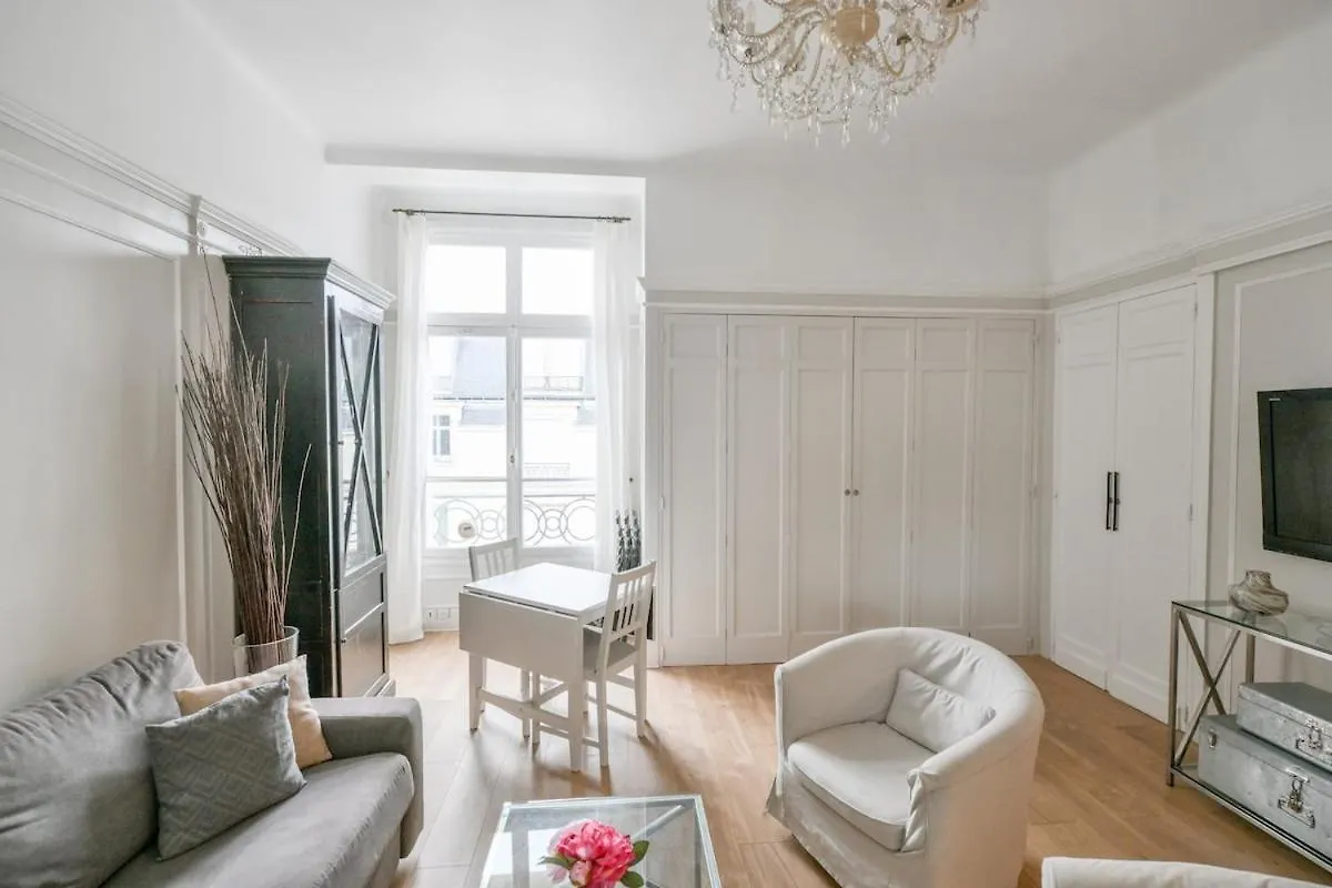 Chic Apartment On The Champs-Elysees With Ac Paris 0*,