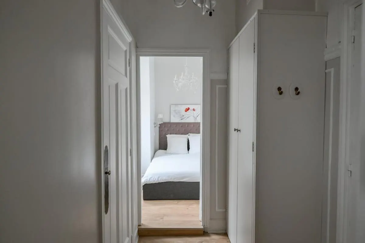 Chic Apartment On The Champs-Elysees With Ac Paris